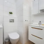 Comfy Two-bedroom Near Chopin Airport Warsaw's Ursynow By Renters Διαμέρισμα Βαρσοβία