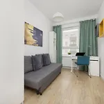 Διαμέρισμα Comfy Two-bedroom Near Chopin Airport Warsaw's Ursynow By Renters