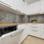 Διαμέρισμα Comfy Two-bedroom Near Chopin Airport Warsaw's Ursynow By Renters