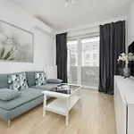 Διαμέρισμα Comfy Two-bedroom Near Chopin Airport Warsaw's Ursynow By Renters *