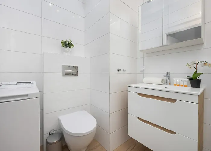 Comfy Two-bedroom Near Chopin Airport Warsaw's Ursynow By Renters Διαμέρισμα Βαρσοβία