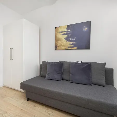 Comfy Two-bedroom Near Chopin Airport Warsaw's Ursynow By Renters