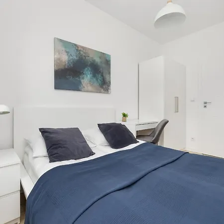 Comfy Two-bedroom Near Chopin Airport Warsaw's Ursynow By Renters Apartmán *