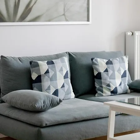 Comfy Two-bedroom Near Chopin Airport Warsaw's Ursynow By Renters