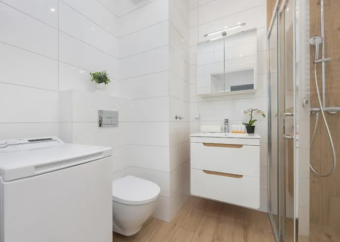 شقة Comfy Two-bedroom Near Chopin Airport Warsaw's Ursynow By Renters *