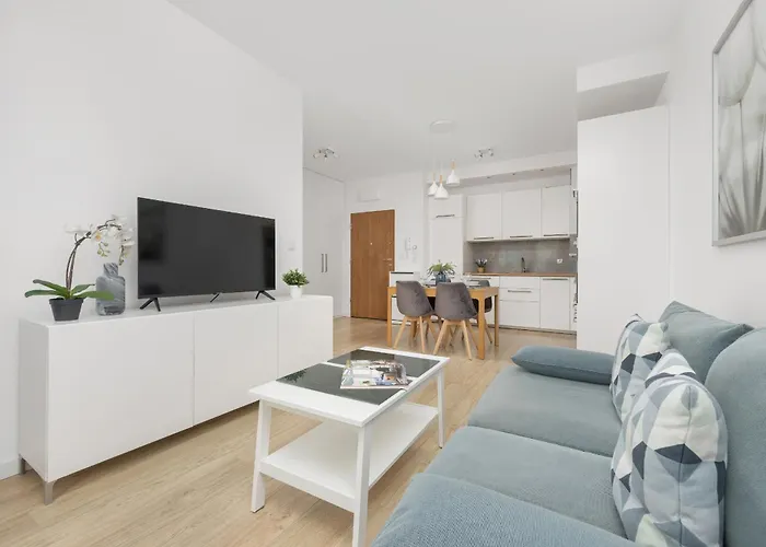 شقة Comfy Two-bedroom Near Chopin Airport Warsaw's Ursynow By Renters