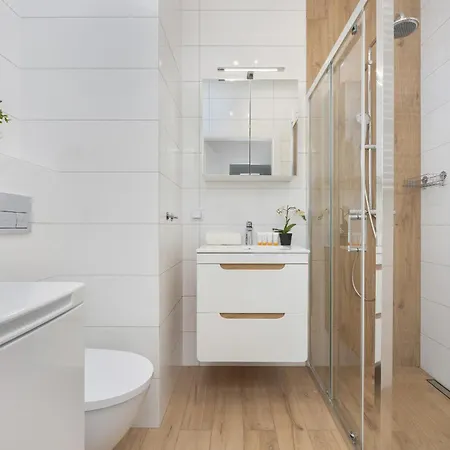 Comfy Two-bedroom Near Chopin Airport Warsaw's Ursynow By Renters Apartment Warschau