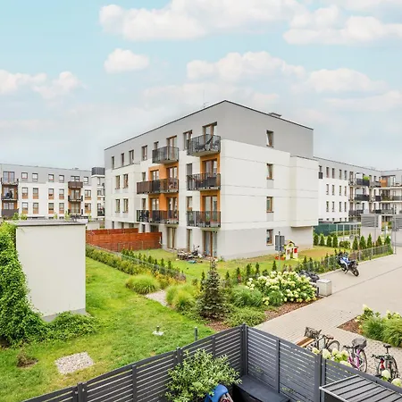 Comfy Two-bedroom Near Chopin Airport Warsaw's Ursynow By Renters * Warschau