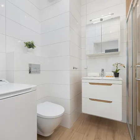 Апартаменты Comfy Two-bedroom Near Chopin Airport Warsaw's Ursynow By Renters *