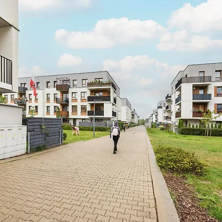 Апартаменты Comfy Two-bedroom Near Chopin Airport Warsaw's Ursynow By Renters *