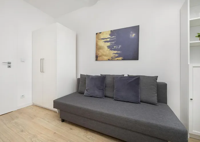 Comfy Two-bedroom Near Chopin Airport Warsaw's Ursynów By Renters