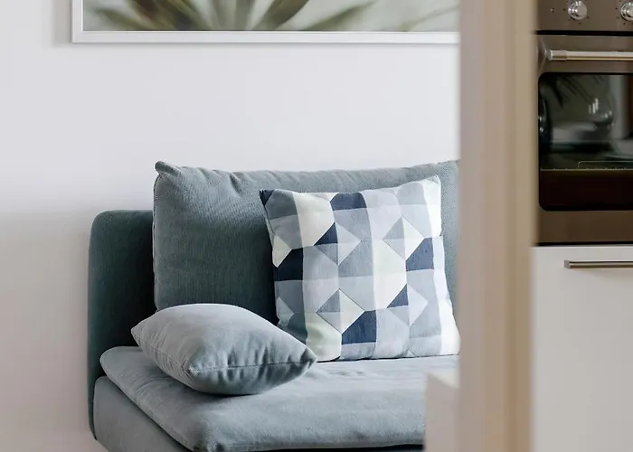 Comfy Two-bedroom Near Chopin Airport Warsaw's Ursynów By Renters *